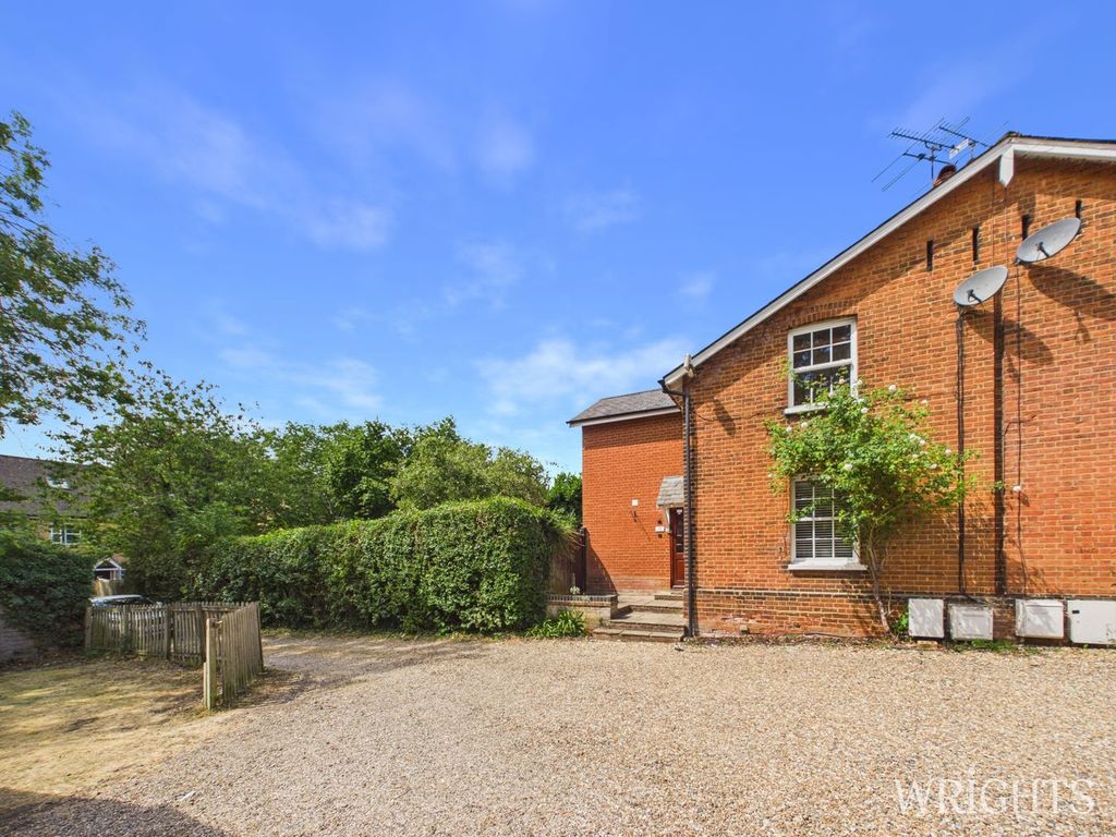 Property photo 2 of 26