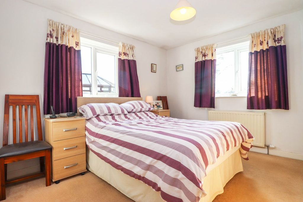 Property photo 3 of 20 Bedroom 1