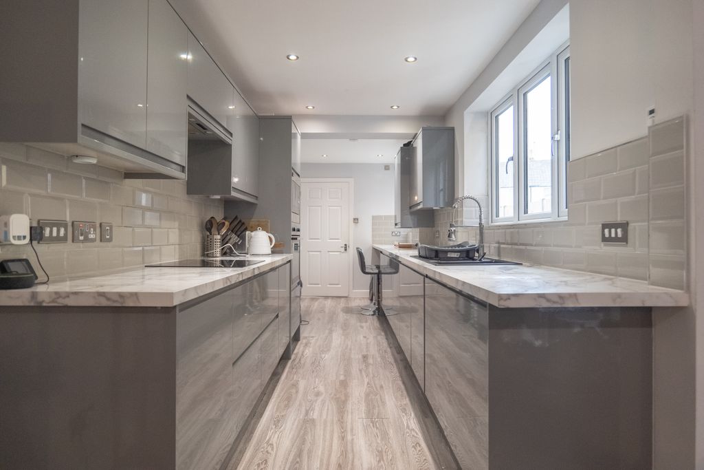 Property photo 1 of 13 Kitchen