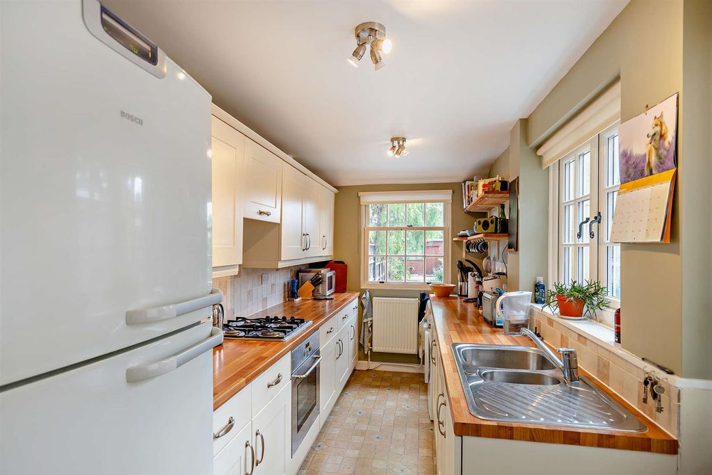 Property photo 2 of 12 8661212-Interior02-800.Jpg