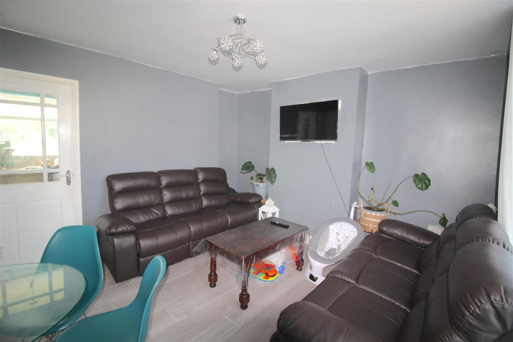 Property photo 3 of 7 Img_1831.Jpg