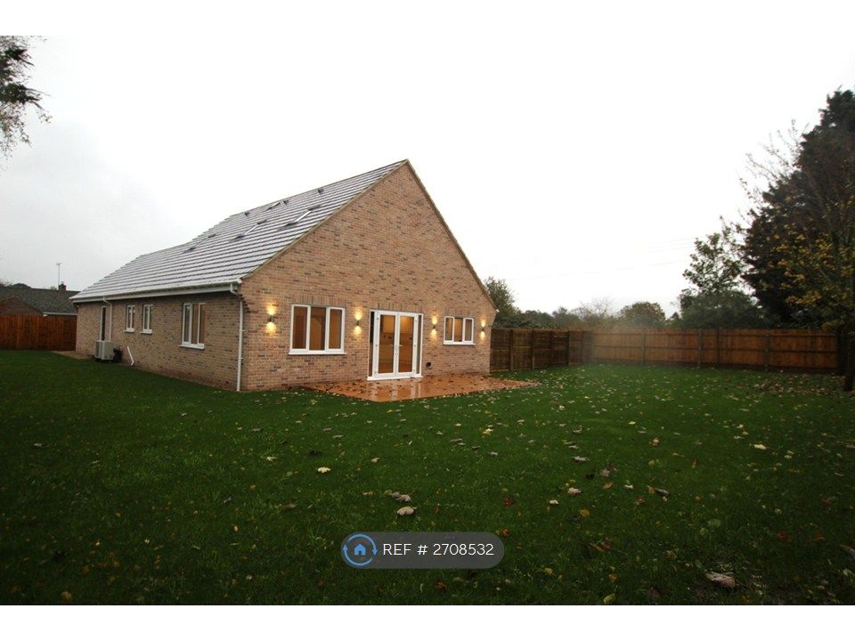 Property photo 3 of 24 Side Garden