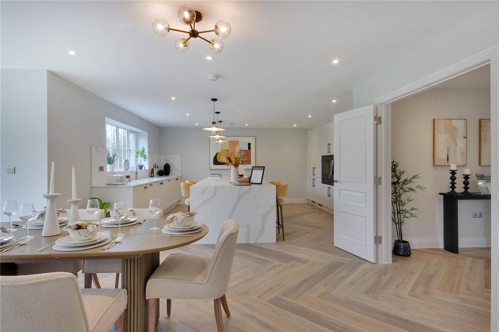 Property photo 2 of 13 Pearson Dining