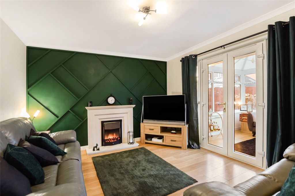 Property photo 2 of 24 Living Room