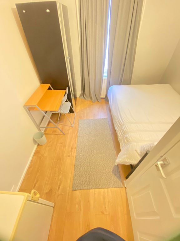 Property photo 1 of 5 Room