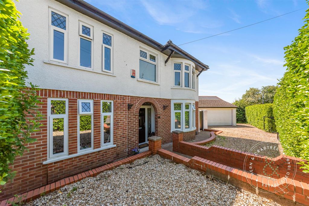 Property photo 1 of 42 Bishops-Walk-43.Jpg