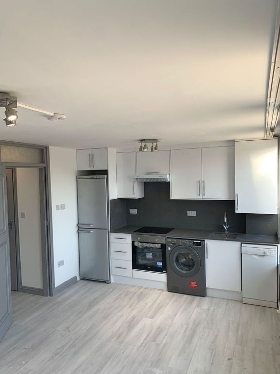 Property photo 1 of 22 Photo 4