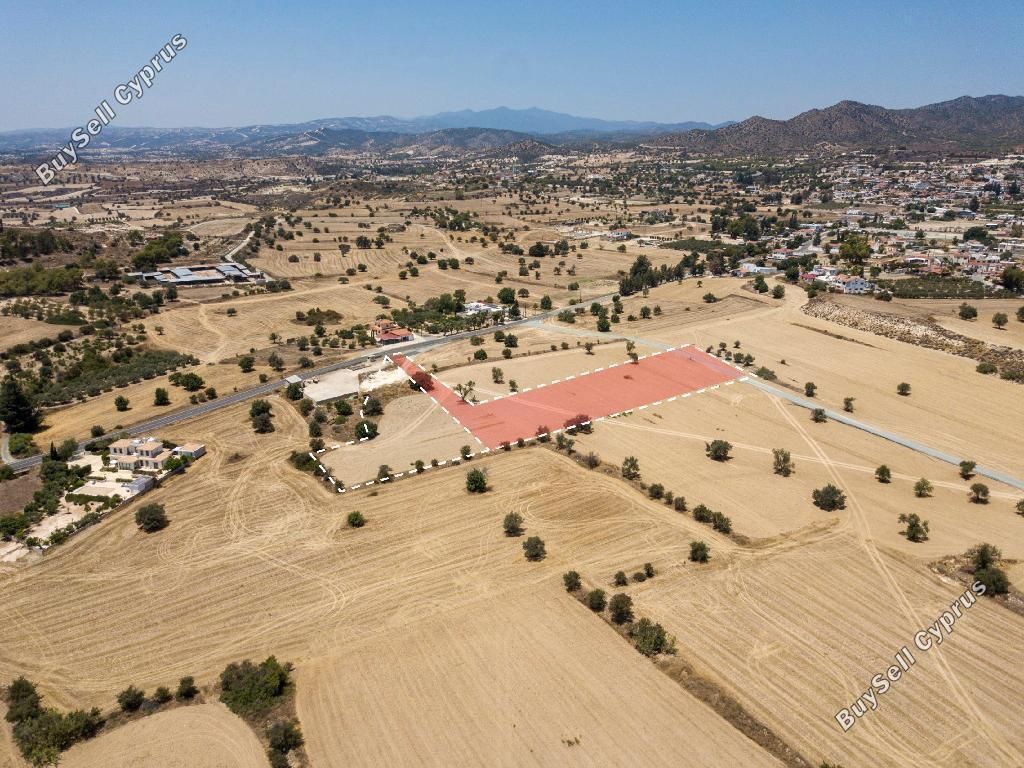 Property photo 2 of 12