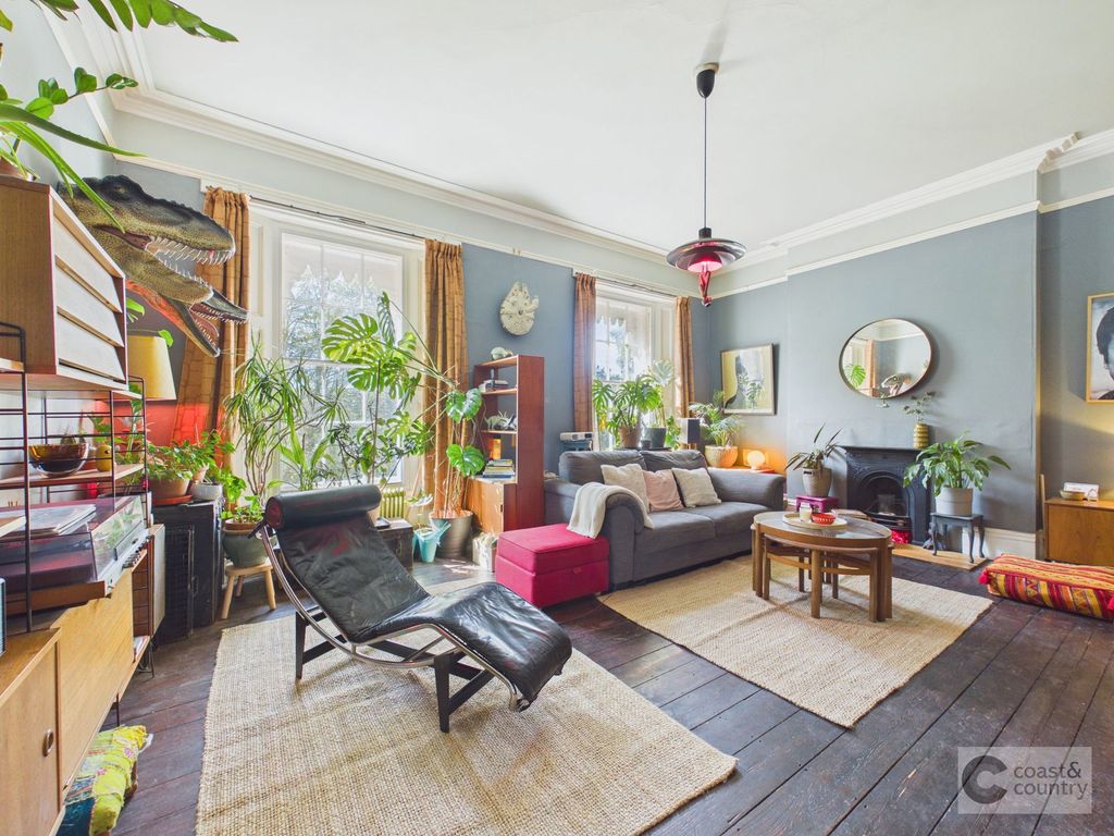 Property photo 1 of 37