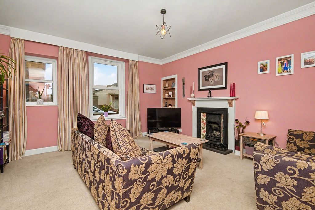 Property photo 3 of 22