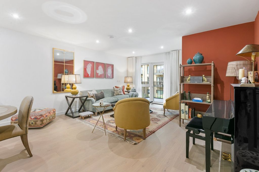 Property photo 2 of 8