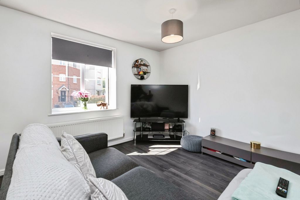 Property photo 2 of 14 Photo