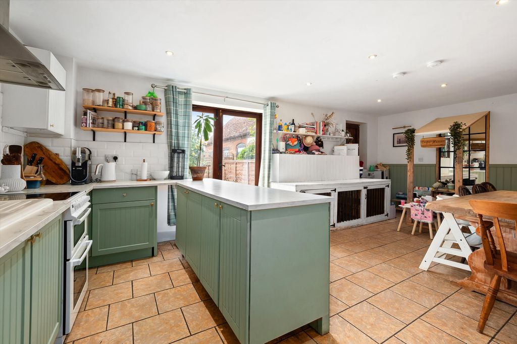 Property photo 3 of 11 Image