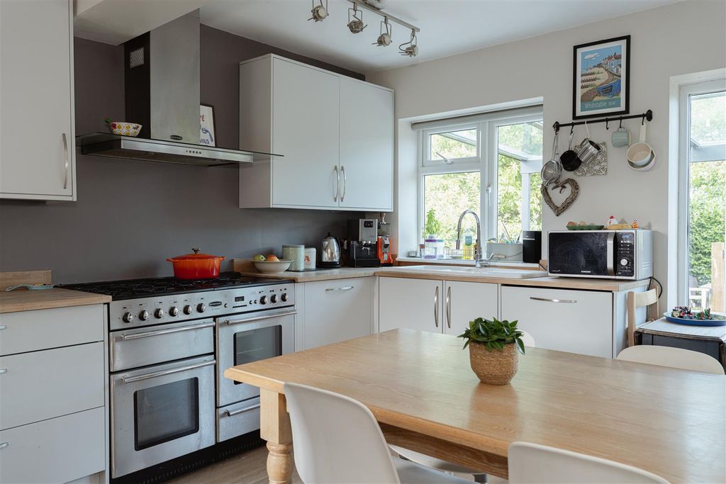 Property photo 3 of 18 13.Jpg