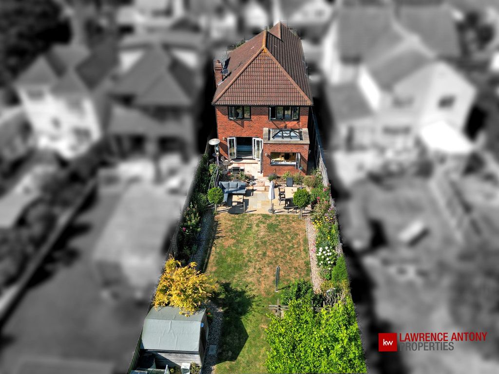 Property photo 1 of 40