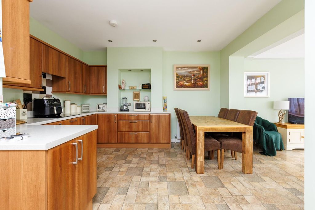 Property photo 1 of 28 110 Grittleton Road-15.Jpg