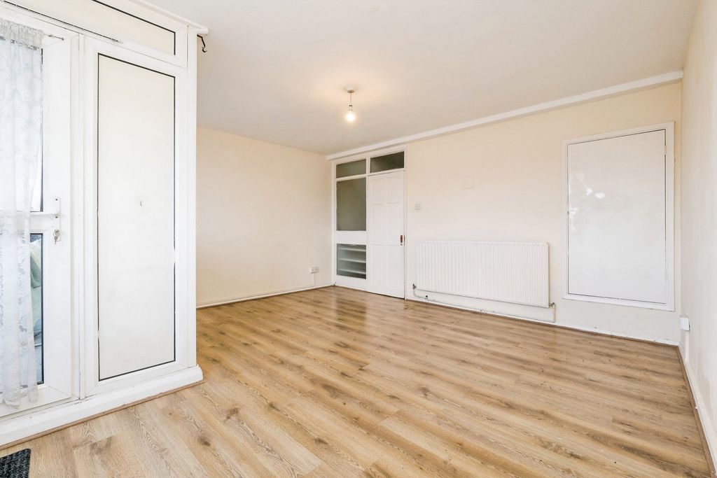 Property photo 3 of 18 Pbox-Img.Jpg