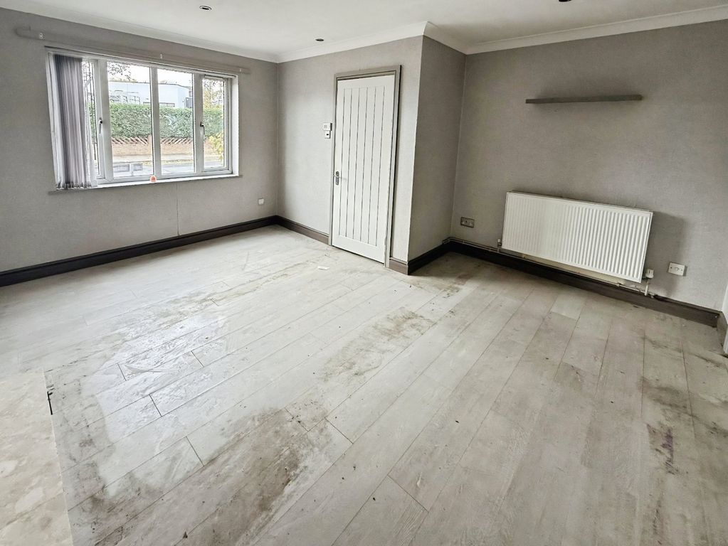 Property photo 2 of 20 Living Room