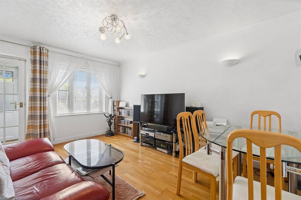 Property photo 2 of 21