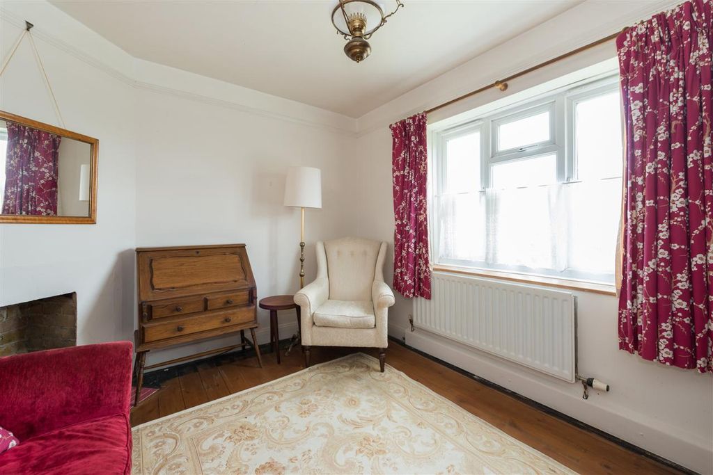 Property photo 3 of 18