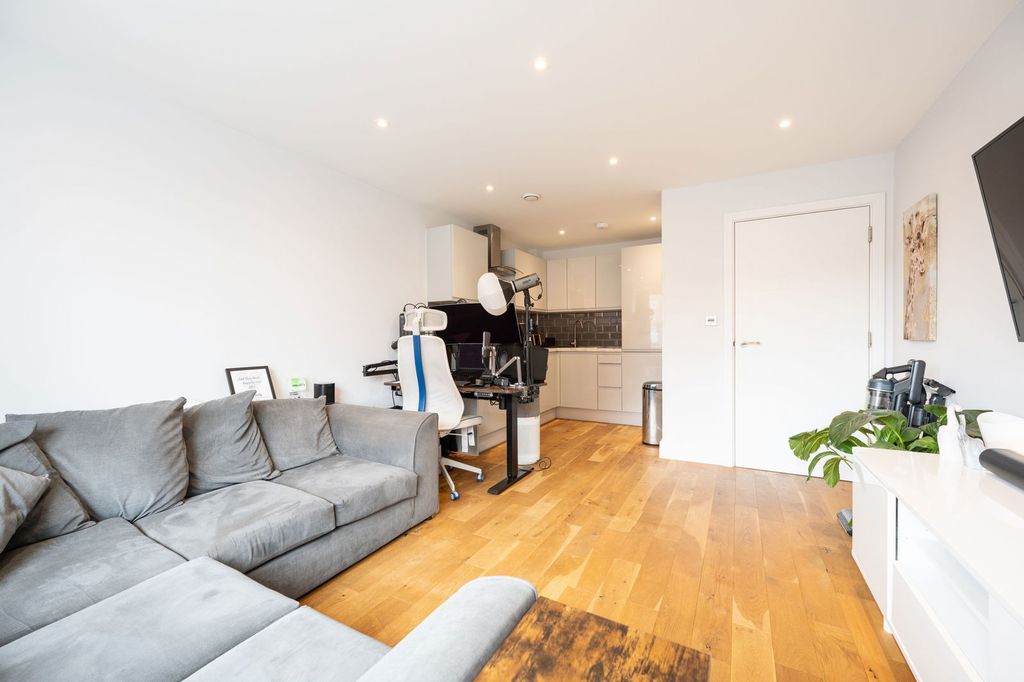 Property photo 2 of 11