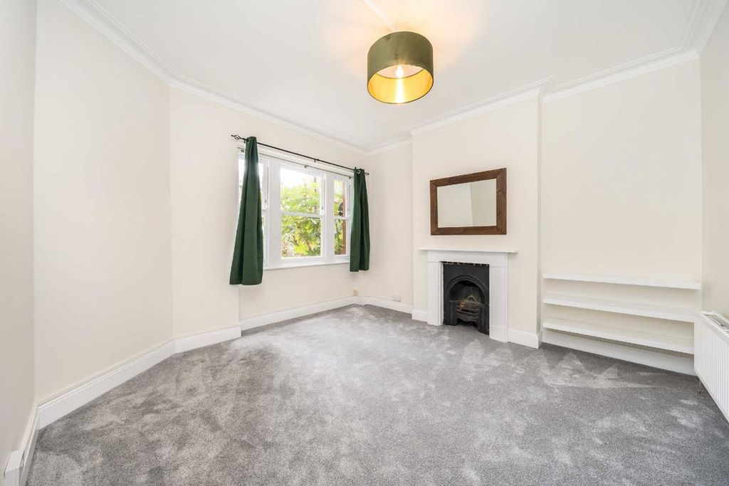 Property photo 2 of 6