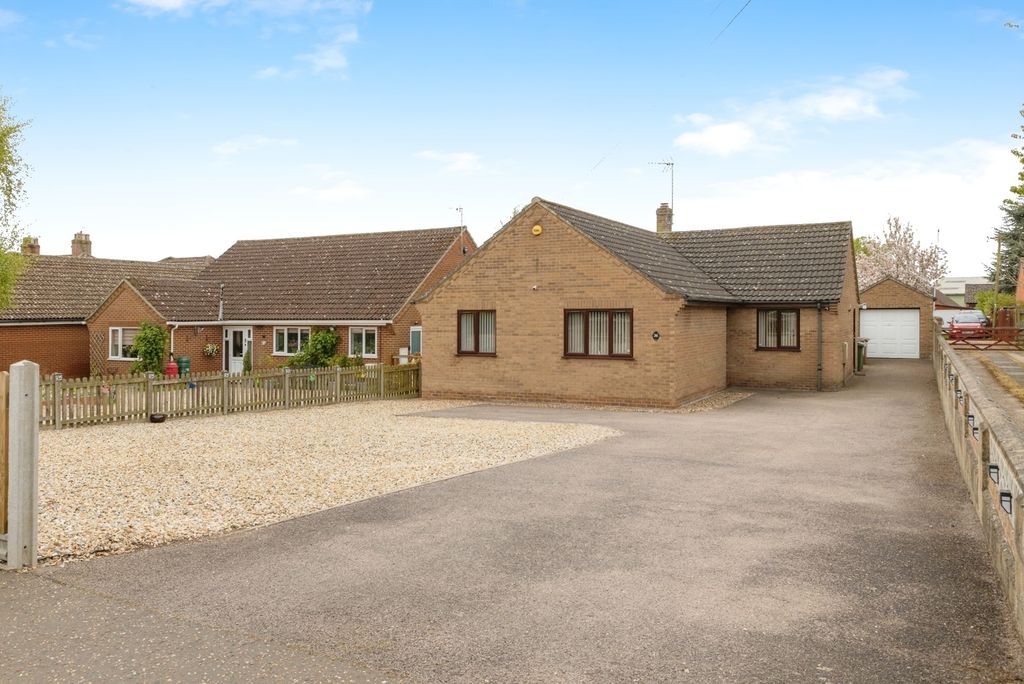 Property photo 2 of 17 Photo