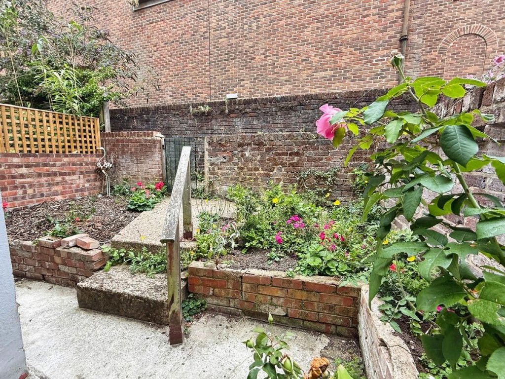 Property photo 3 of 9