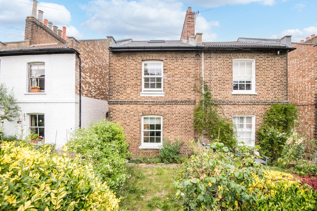 Property photo 2 of 16