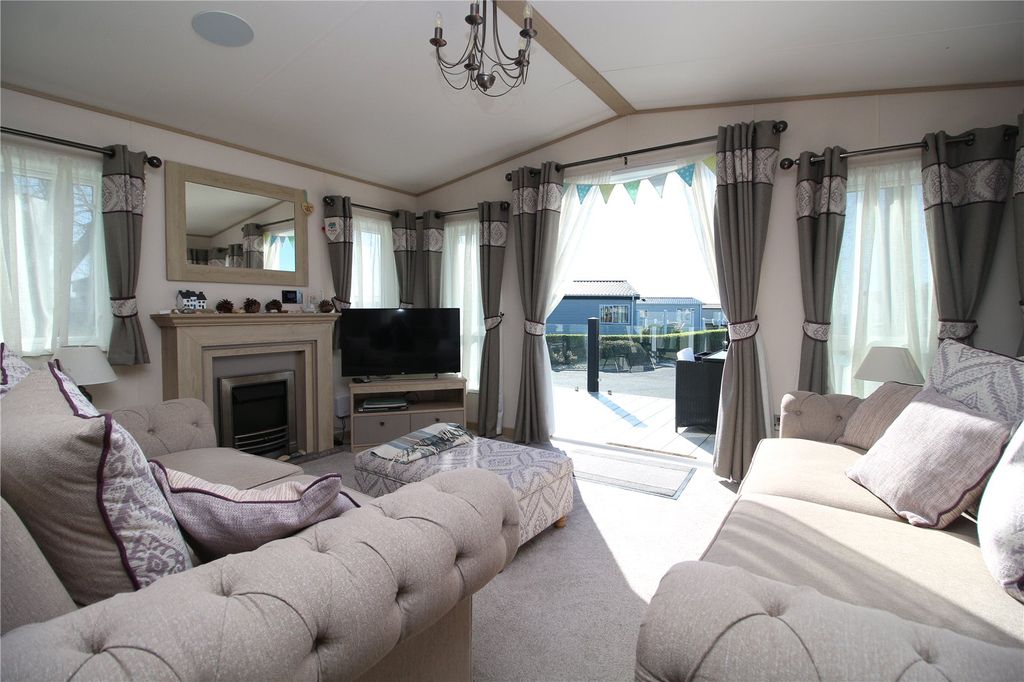 Property photo 2 of 12 Picture No. 06