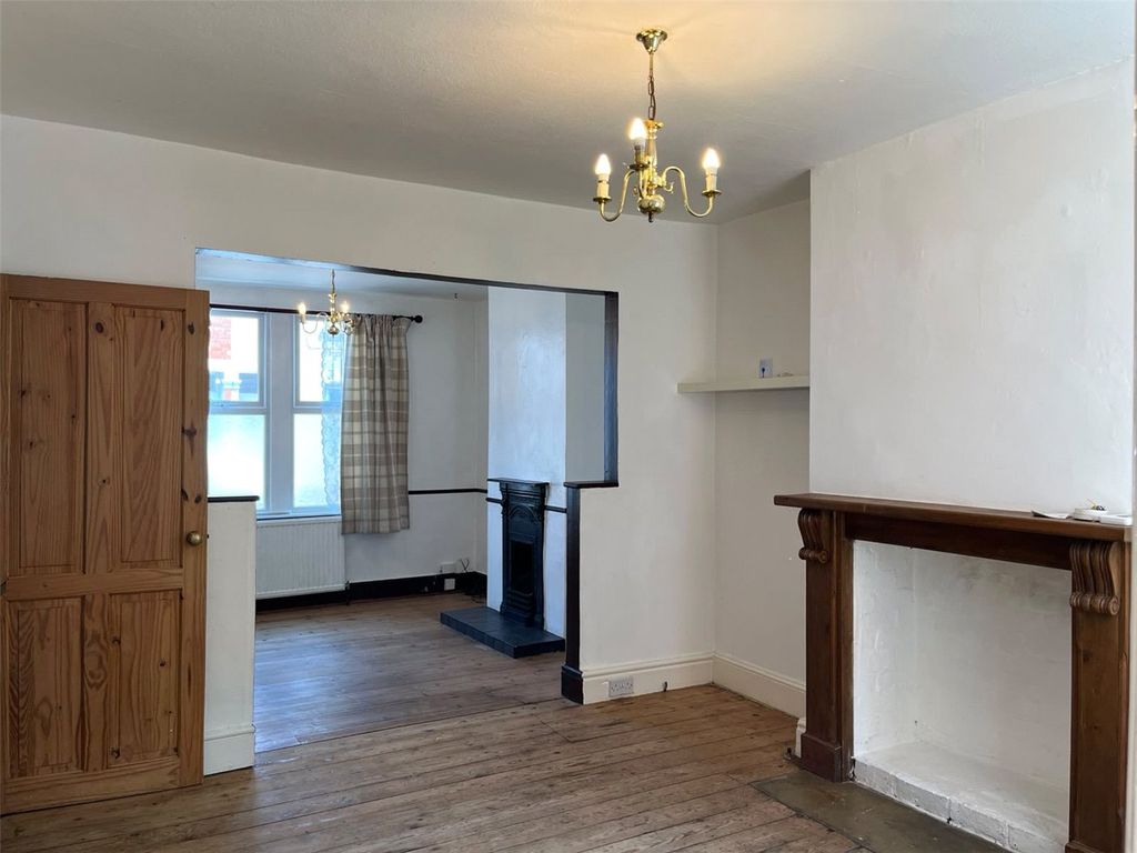 Property photo 2 of 15 Picture No. 21