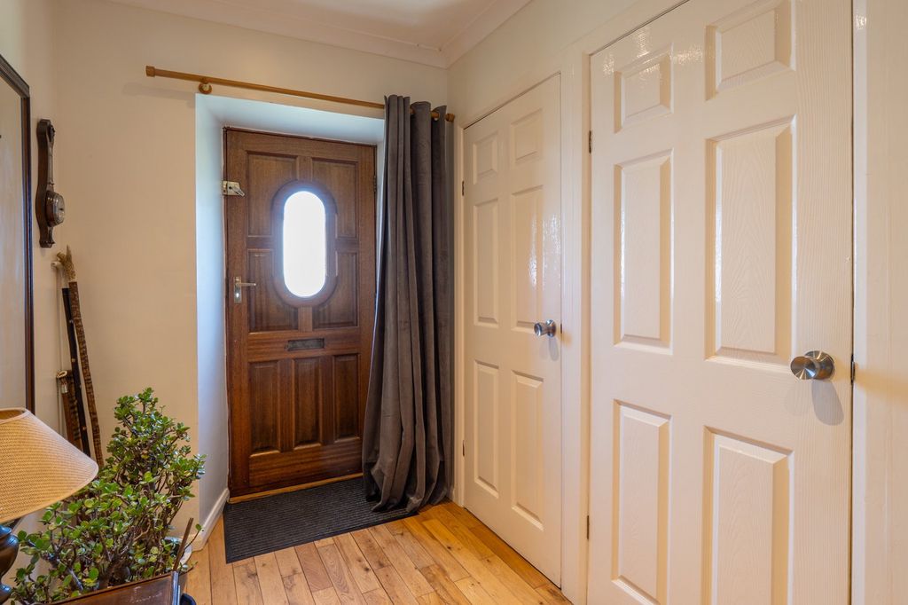 Property photo 3 of 40