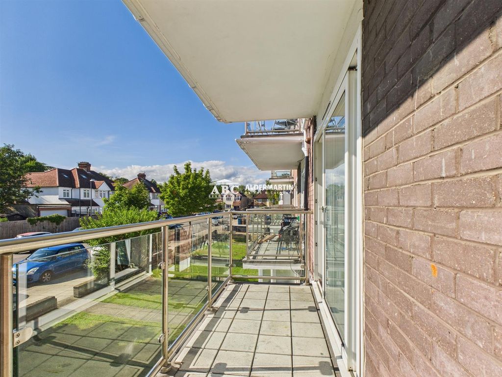 Property photo 3 of 13 Cam03827G0-Pr0082-Still002.Jpg