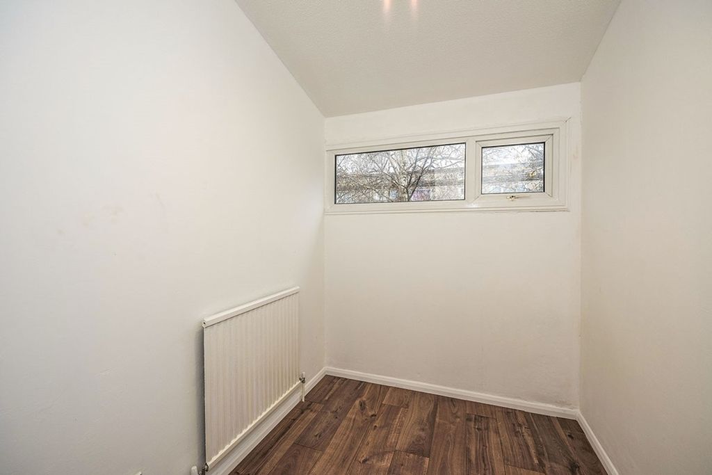 Property photo 3 of 7 Description