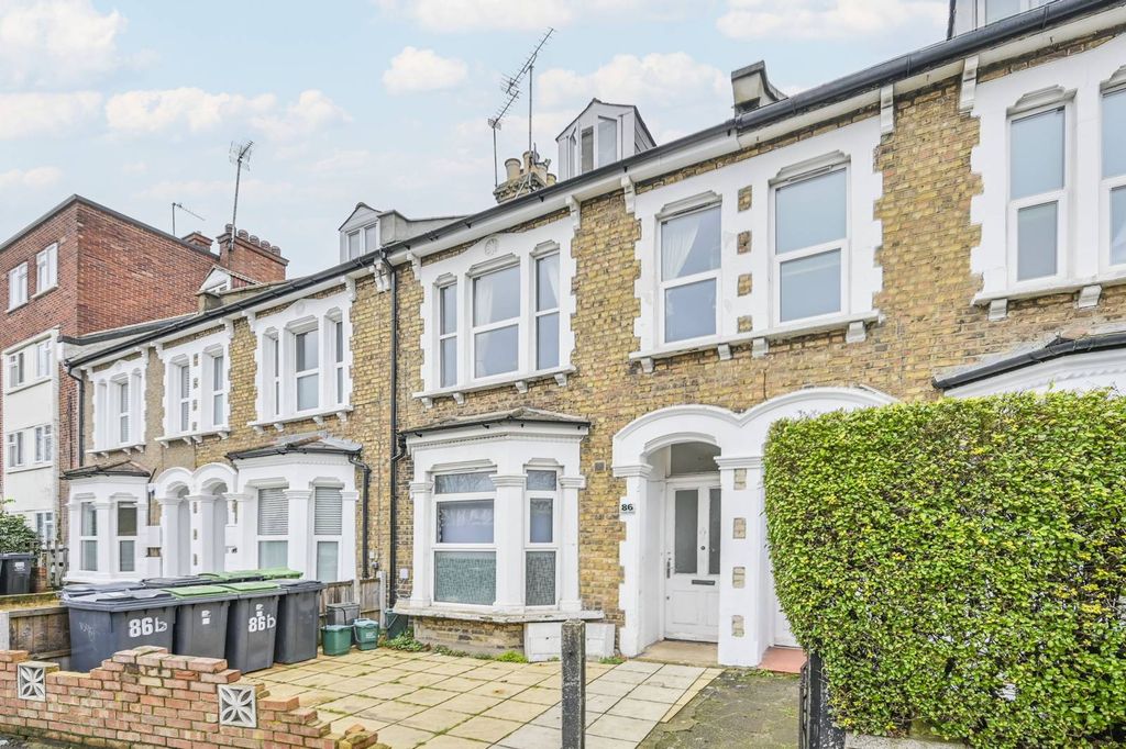 Property photo 2 of 8