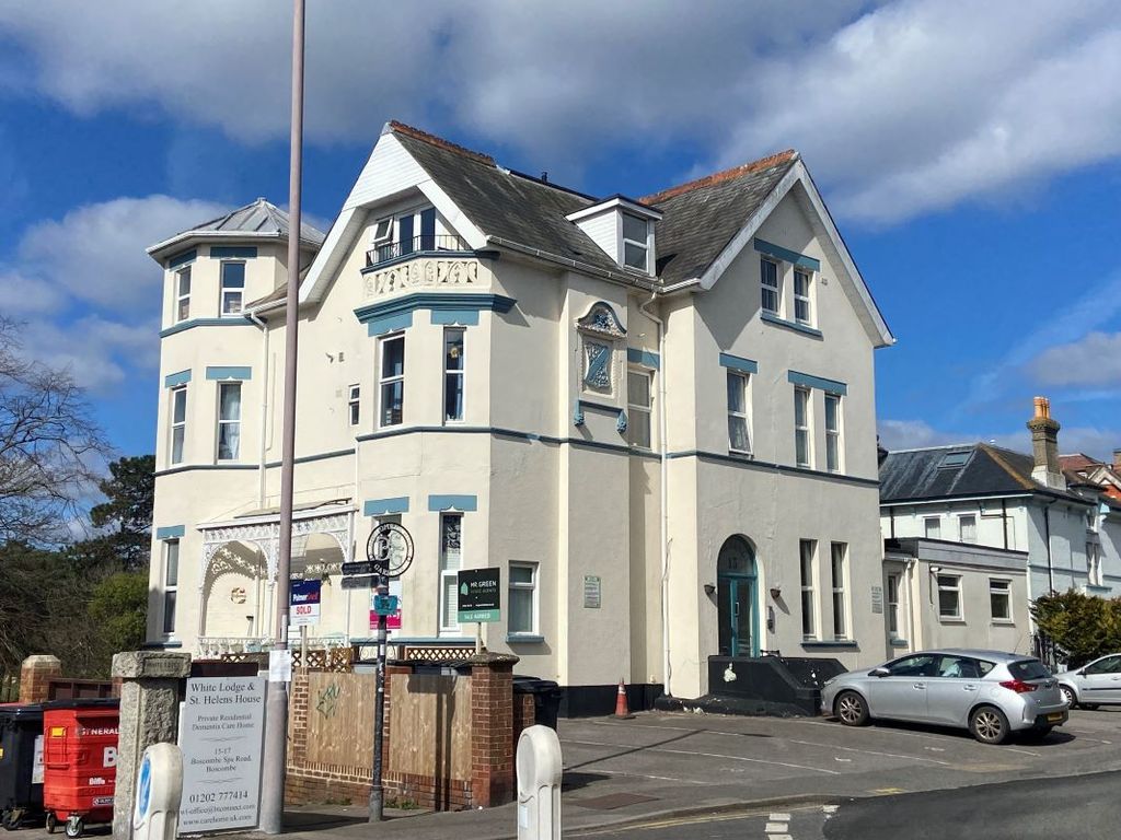 Property photo 1 of 5