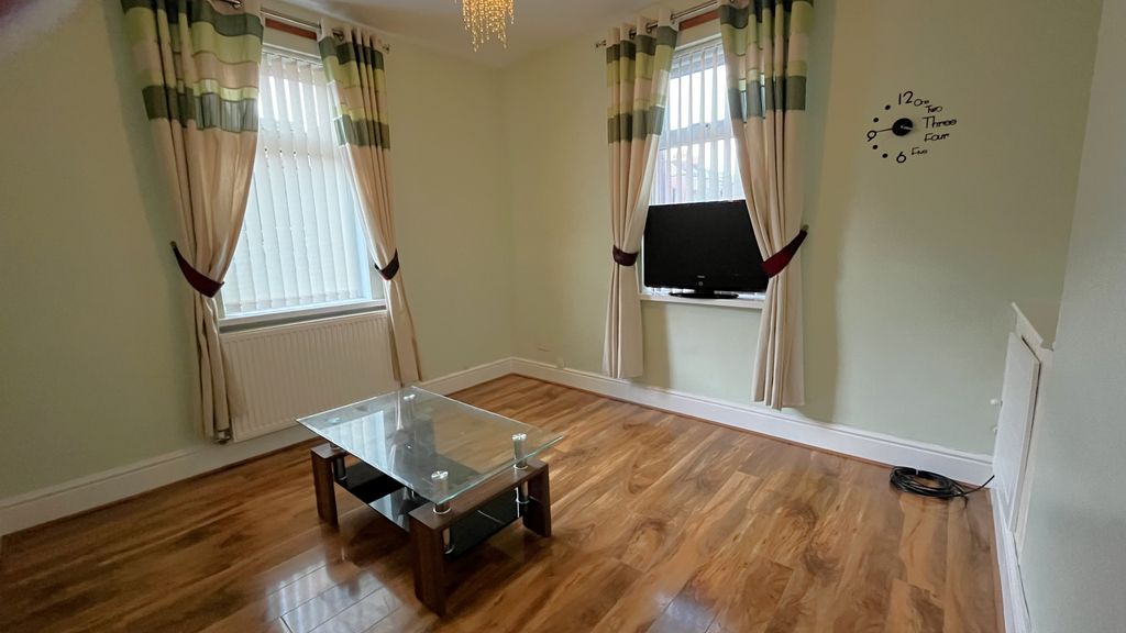 Property photo 2 of 13