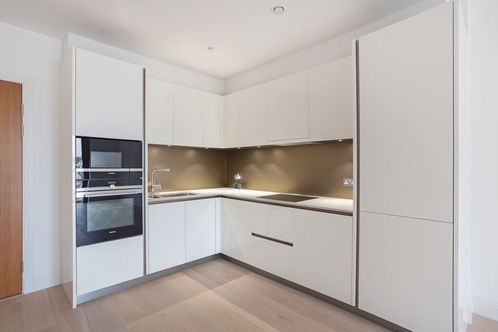Property photo 3 of 11 62315_Flat 22, Ha...