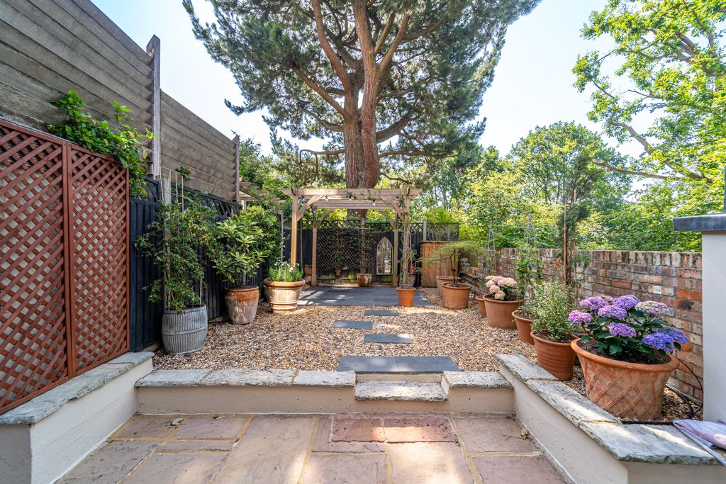 Property photo 2 of 12 Ndb08252