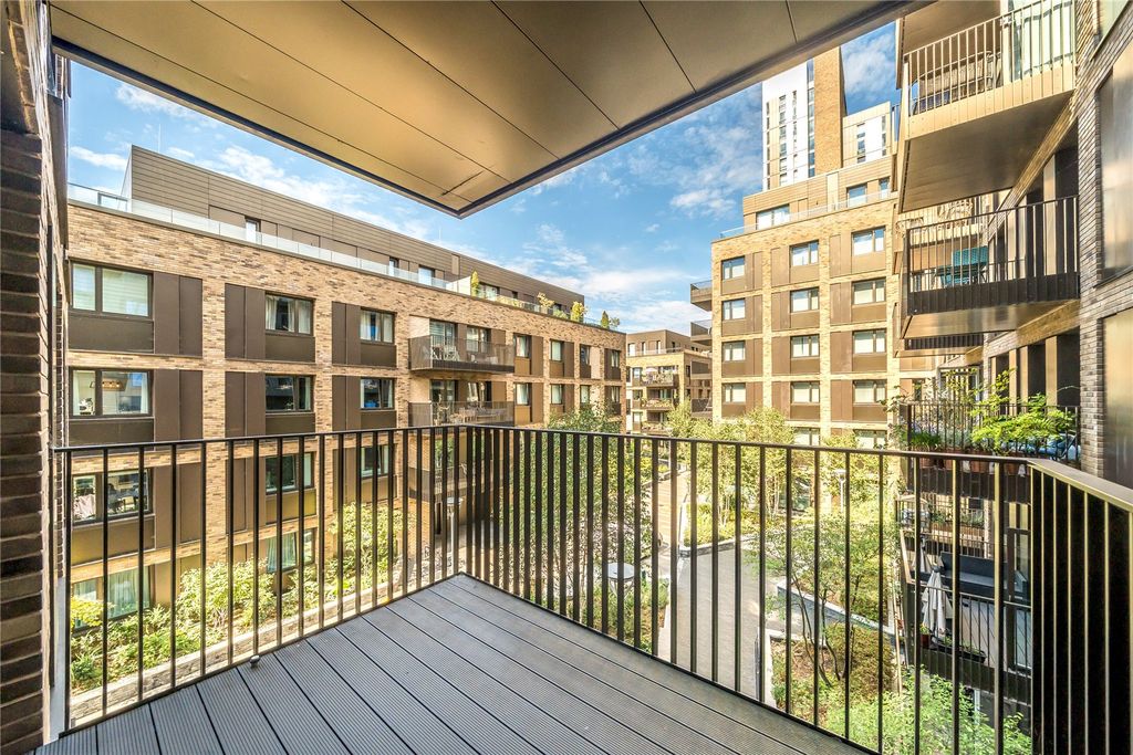 Property photo 3 of 6 Balcony