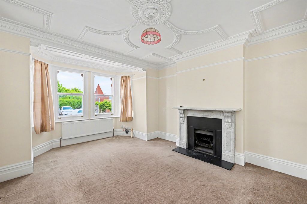 Property photo 2 of 19