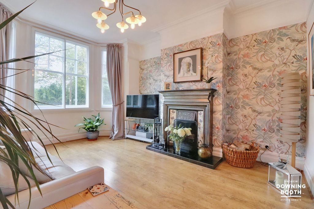 Property photo 2 of 36