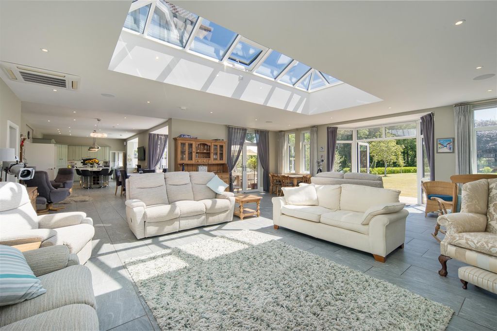 Property photo 3 of 59 Orangery