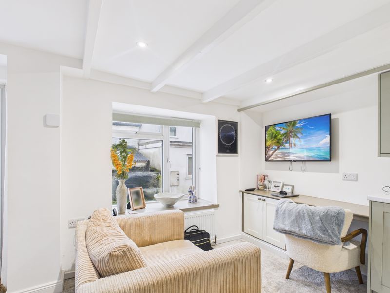 Property photo 3 of 7 Living Area