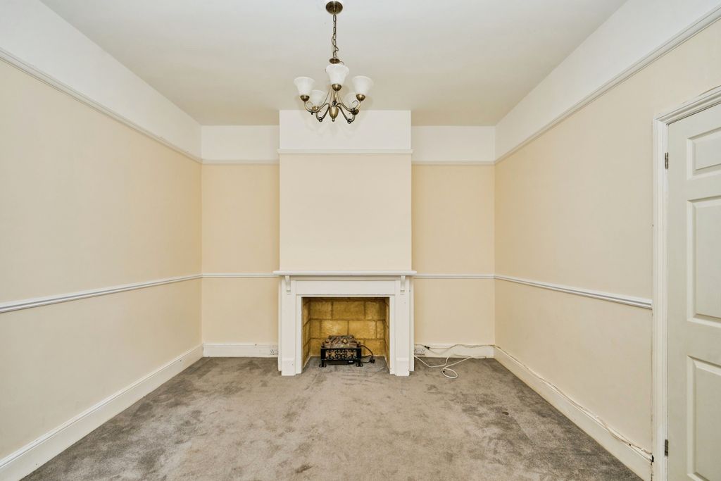 Property photo 2 of 17 Dining Room