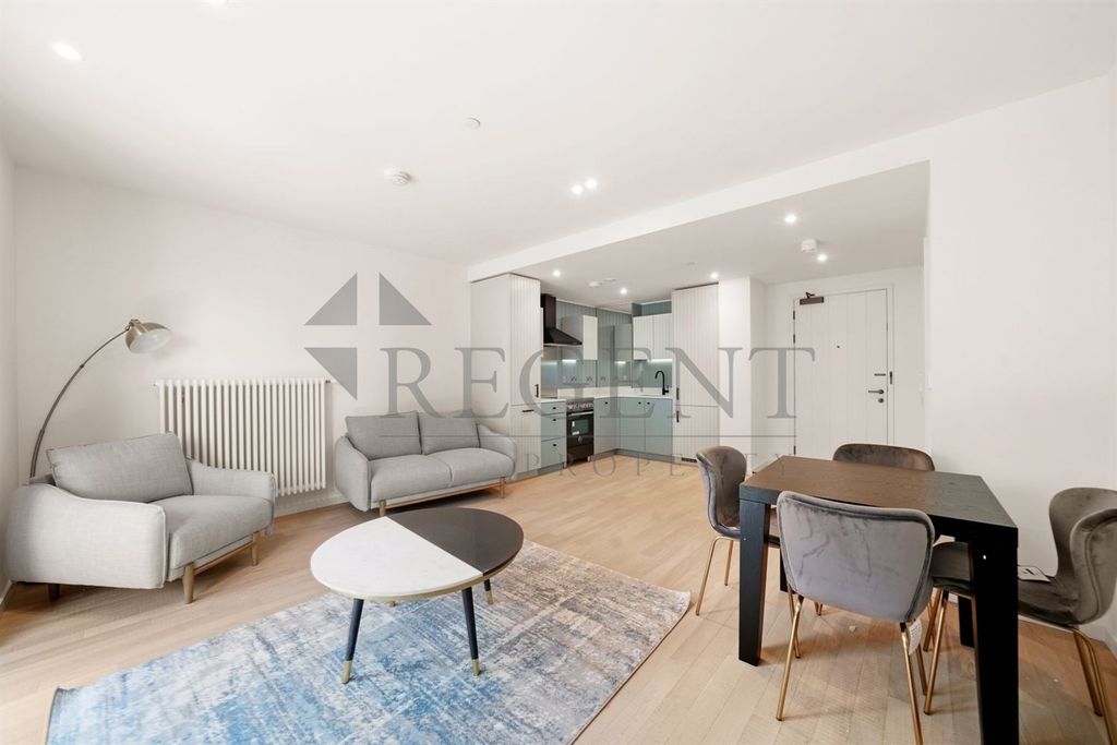 Property photo 3 of 14 Open Plan