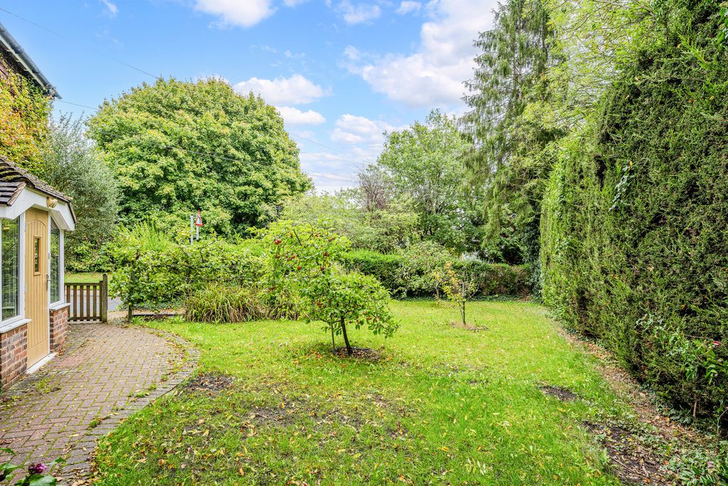 Property photo 2 of 11