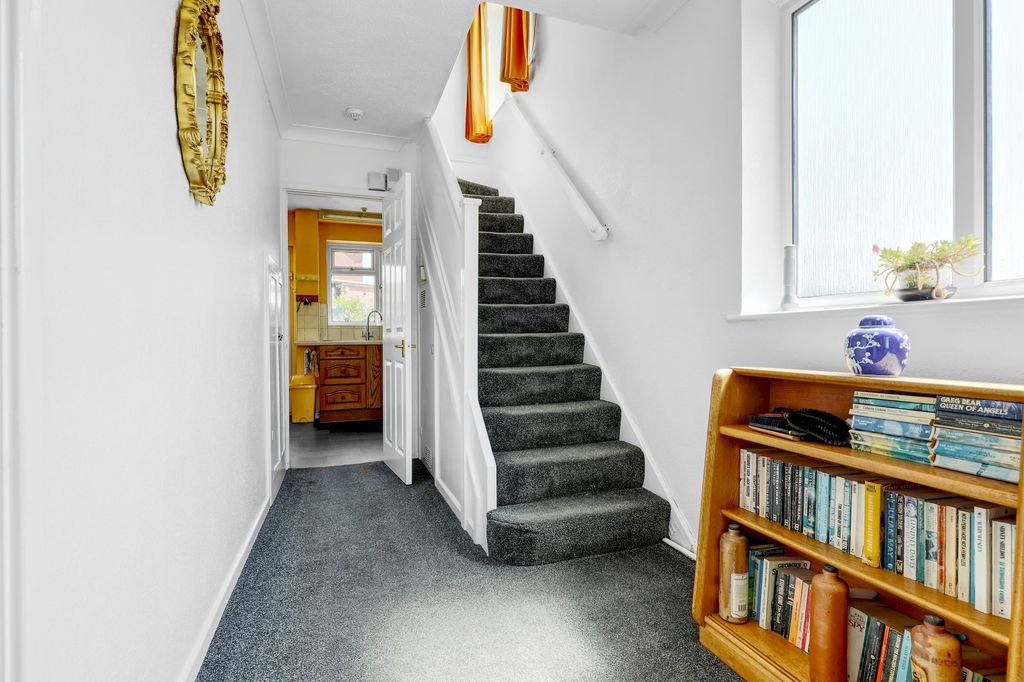 Property photo 2 of 14