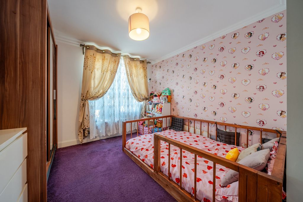 Additional image 7 of 2 bed flat for saleOakes Crescent, Dartford, Kent DA1