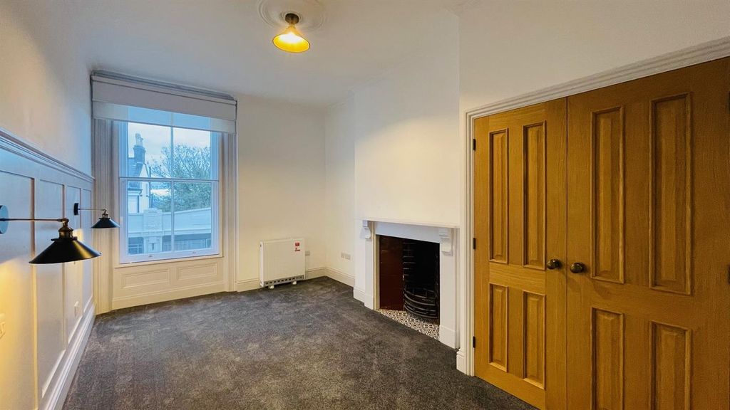 Property photo 3 of 9 Photo 1